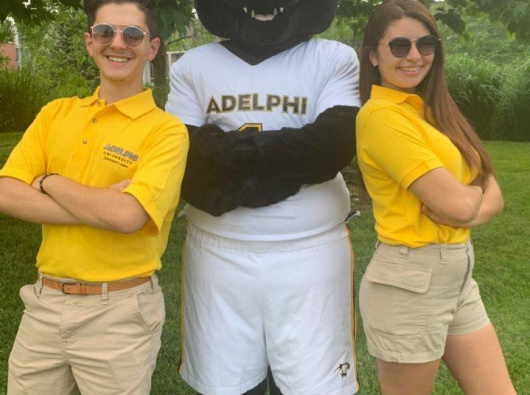 Adelphi University английский